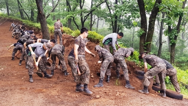 월롱산 폐타이어 제거 작업 현장