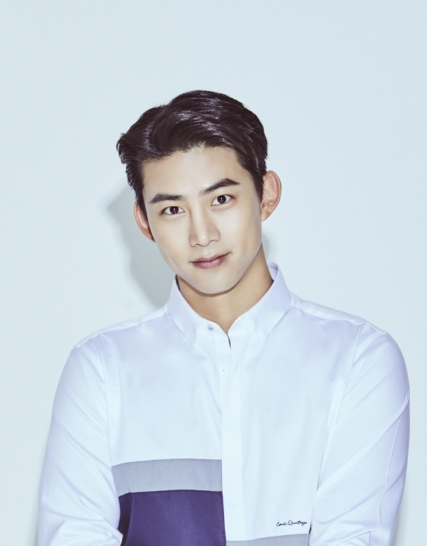 가수 겸 배우 옥택연. 51k