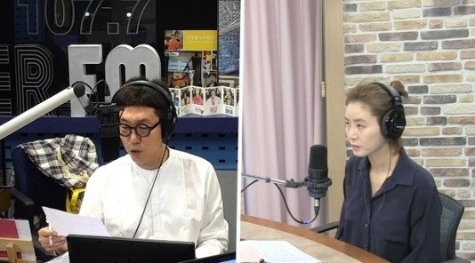 '김영철의 파워FM'에 출연한 배우 김성령. SBS 보이는 라디오