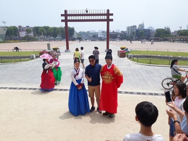 ▲ 뒤죽박죽 마당극1