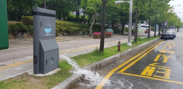 주유기 형태 빗물공급장치