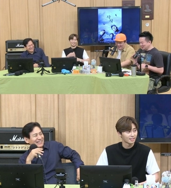 '컬투쇼' 안성기가 영화 '사자' 속 액션 장면에 대해 언급했다. 보이는 라디오 캡처