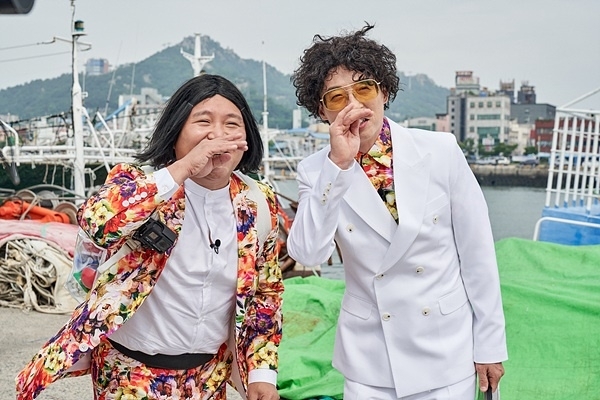 '유 퀴즈 온 더 블럭' 유재석 조세호가 이번 주는 넘치는 활력과 따뜻한 정을 느낄 수 있는 항구의 도시 전라남도 목포로 떠나 사람여행에 나선다. tvN