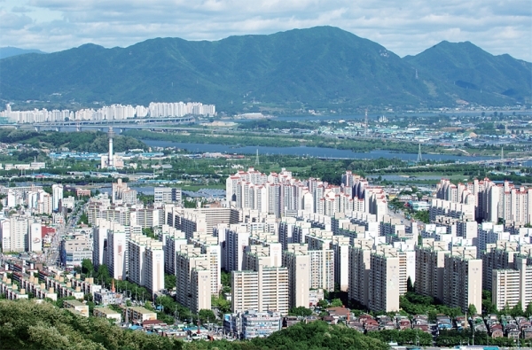 왕숙천이 흐르는 구리시 전경.