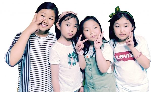 (왼쪽부터 함지윤•김예빈•박채원•김혜원 학생)