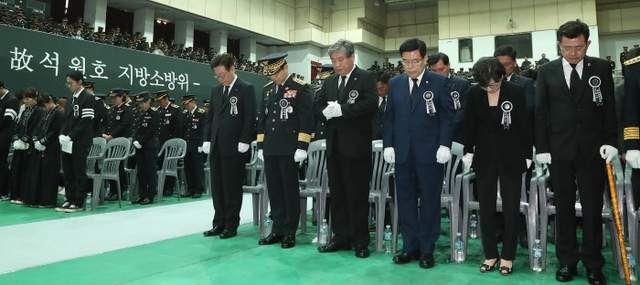 ▲ 190808 송한준 의장, 고 석원호 소방장 영결식 참석 (2)
