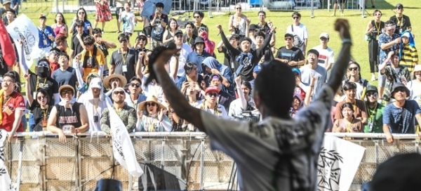 ‘인천 펜타포트 락 페스티벌 2019’가 개막된 9일 인천 송도달빛축제공원에서 유명 락 밴드 럭스(RUX)가 멋진 공연을 펼치고 있다. 오는 11일까지 계속되는 이번 행사는 인천광역시 주최, 인천관광공사와 경기일보가 공동 주관했다. 특별취재반