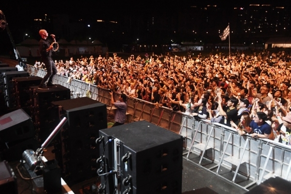 ‘인천 펜타포트 락 페스티벌 2019’가 개막된 9일 인천 송도달빛축제공원에서 유명 락 밴드 더 프레이(The Fray가 멋진 공연을 펼치고 있다. 오는 11일까지 계속되는 이번 행사는 인천광역시 주최, 인천관광공사와 경기일보가 공동 주관했다. 특별취재반
