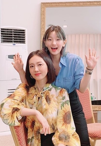 배우 박소담과 염정아. 박소담 인스타그램
