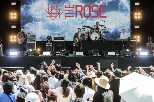 ‘인천 펜타포트 락 페스티벌 2019’ 마지막 날인 11일 인천 송도달빛축제공원에서 THE ROSE 가 멋진 공연을 펼치고 있다. 이번 행사는 인천광역시 주최, 인천관광공사와 경기일보가 공동주관했다. 특별취재반