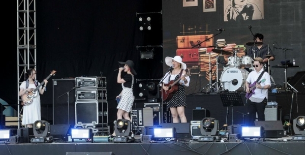 ‘인천 펜타포트 락 페스티벌 2019’ 마지막 날인 11일 인천 송도달빛축제공원에서 THE BARBERETTES가 멋진 공연을 펼치고 있다. 이번 행사는 인천광역시 주최, 인천관광공사와 경기일보가 공동주관했다. 특별취재반