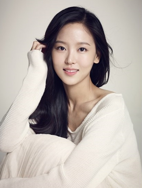 배우 강한나. 판타지오