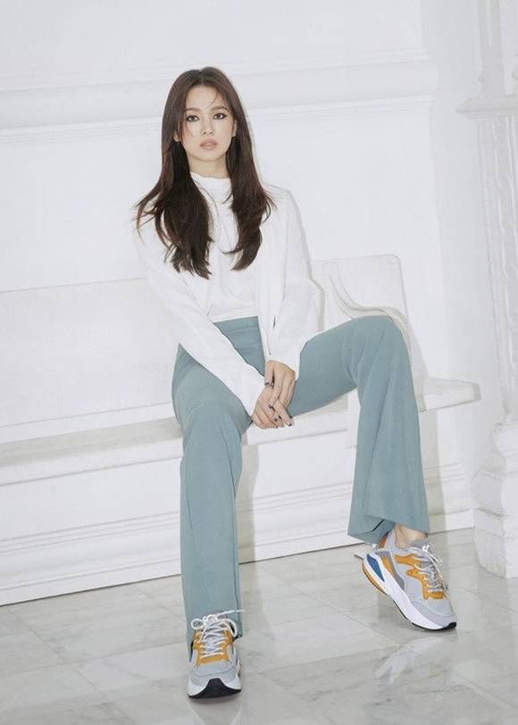 배우 송혜교 화보. 슈콤마보니