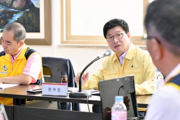염태영 시장이 20일 회의에서 발언하고 있다.