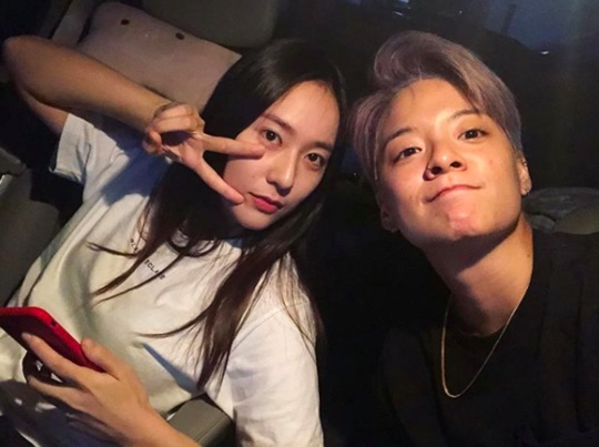 왼쪽부터 f(X) 출신 크리스탈과 엠버. 인스타그램