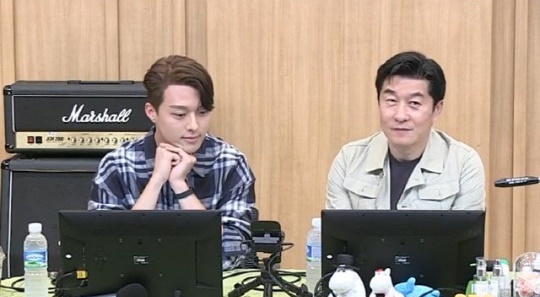 '두시탈출 컬투쇼'에 출연한 배우 김상중과 장기용. SBS 보이는 라디오