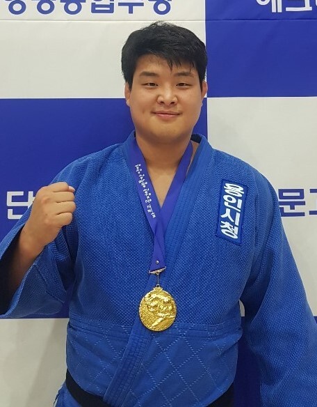 ▲ 남자 +100㎏급 우승자 황민호(용인시청).