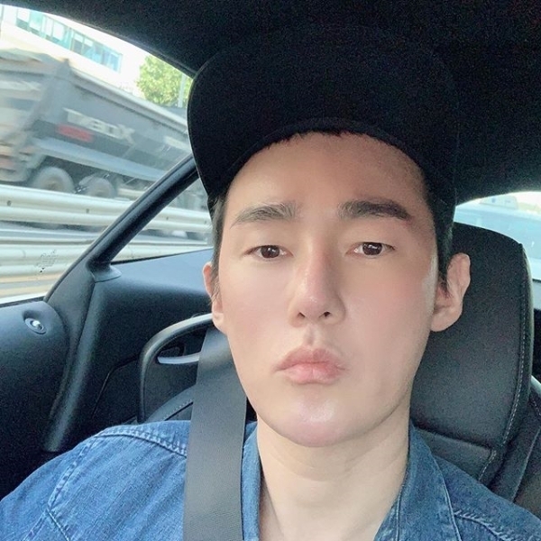 허지웅 인스타그램