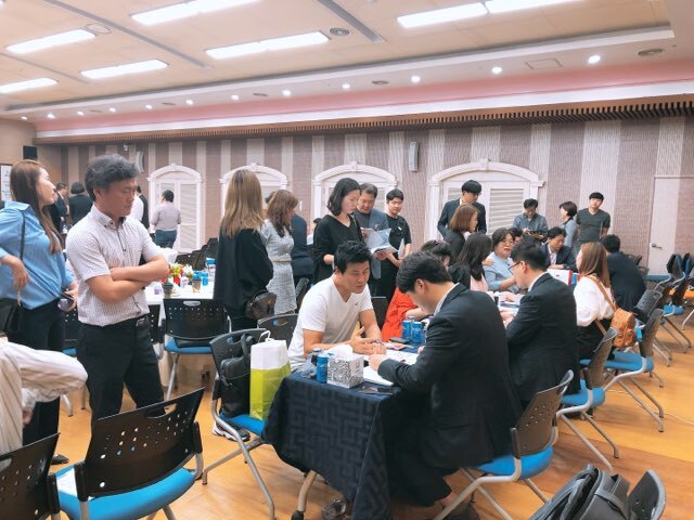 23일 인천 서구청 대회의실에서 중국 석유화학 공업그룹 시노펙(SINOPEC)이 중국 내 생활용품 전시매장 브랜드인 이제콰징(易捷跨境)을 론칭하면서 매장에 입점할 한국 브랜드를 찾는 국제 전자 상거래 사업 관련 설명회를 열었다. 라핑궈 한국지사 제공