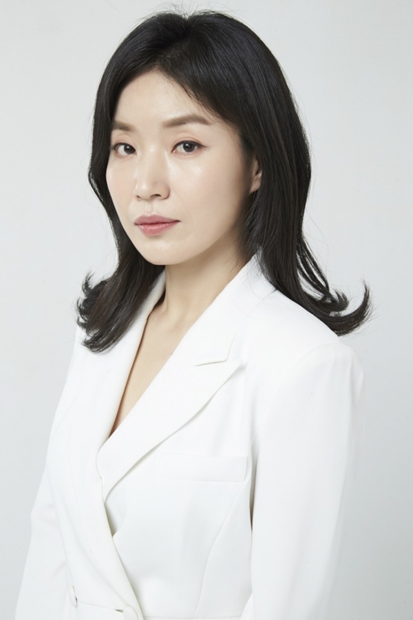 배우 박성연. 비스터스엔터테인먼트
