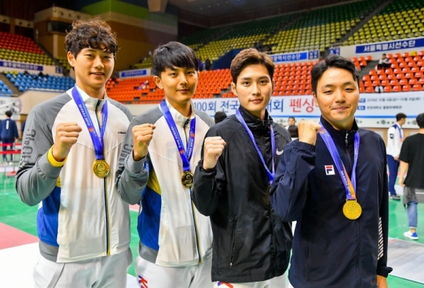 7일 오후 서울 한양대학교 서울캠퍼스 올림픽체육관에서 열린 제100회 전국체전 펜싱 사브르 남자 일반부 단체전 결승 경기에서 우승한 경기선발팀 (왼쪽부터 오상욱,하한솔,김준호,정호진 선수) 윤원규기자