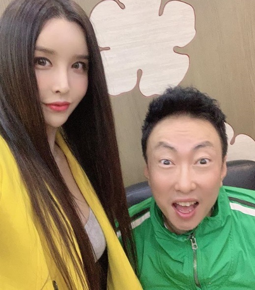 가수 하리수와 개그맨 박명수. 하리수 인스타그램
