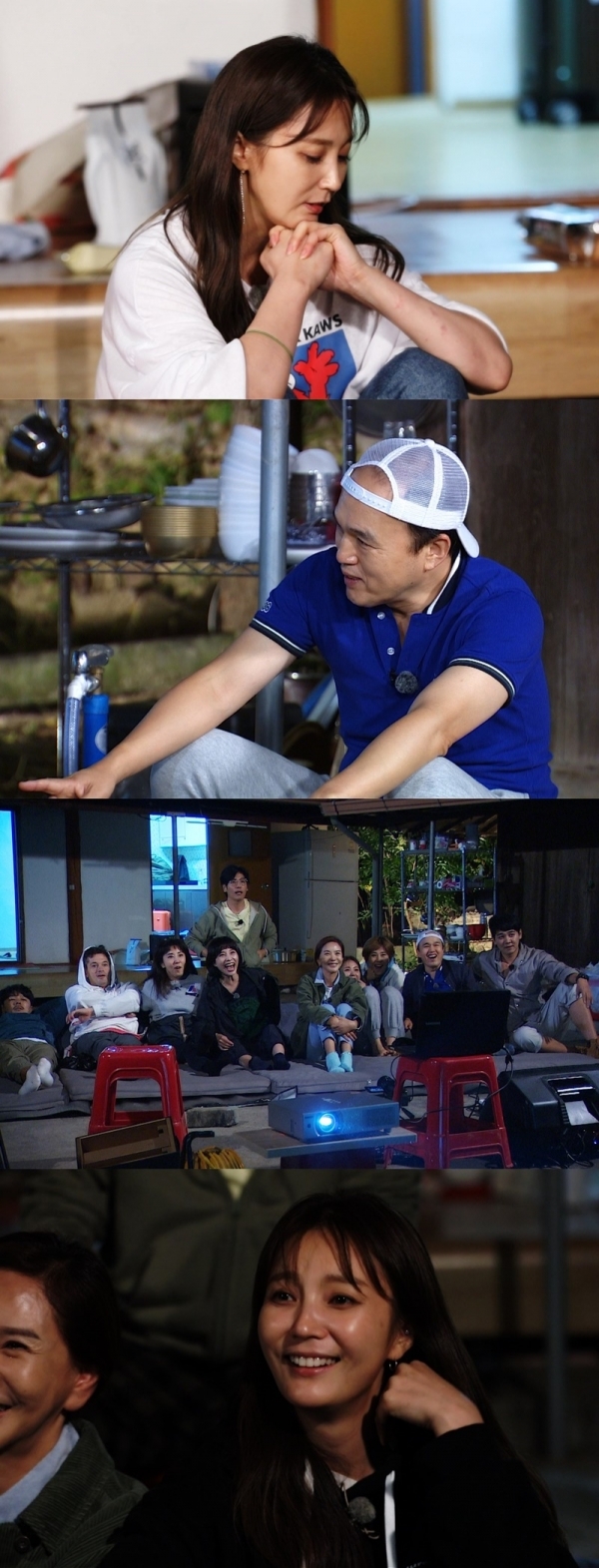 '불타는 청춘'에서는 안혜경의 서울 상경 후 힘들었던 사연을 털어놓는다. SBS
