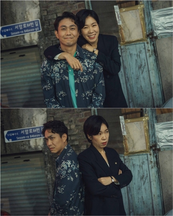 '동백꽃 필 무렵'의 오정세와 염혜란. 팬엔터테인먼트