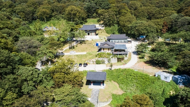 군포시 수리산에 위치한 전통사찰 수리사 전경.