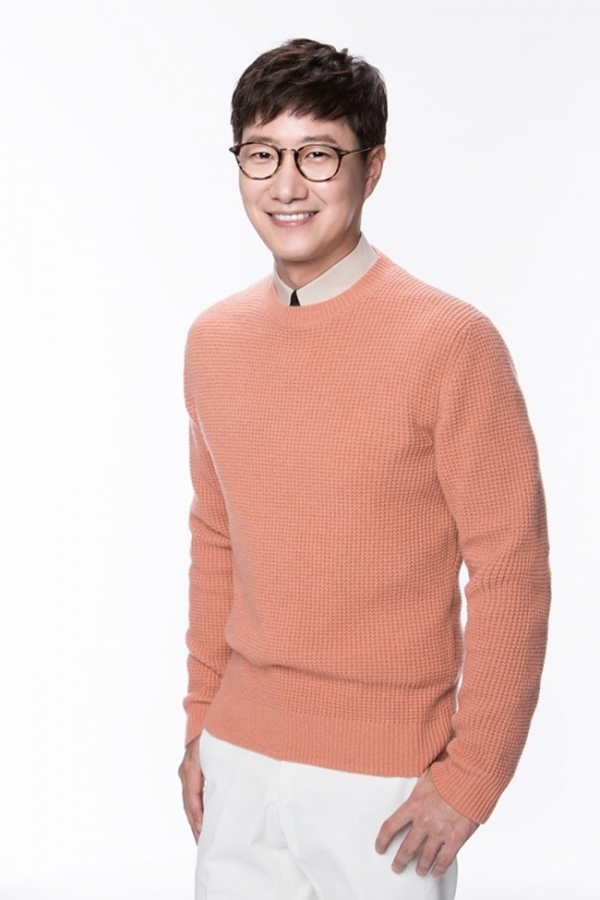 방송인 조우종. FNC엔터테인먼트