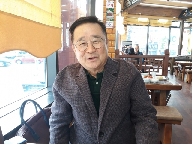 ▲ 오현규 수원시니어합창단 지휘 음악감독