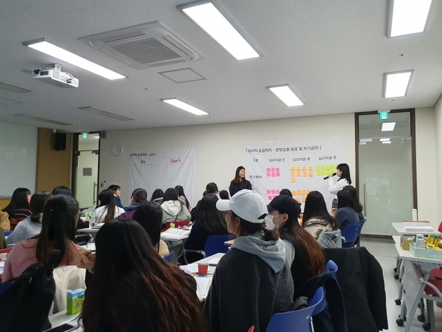 부천시와 부천시정신건강복지센터는 부천대 간호학과 학생들을 대상으로 ‘심리적 응급처치 전문가 양성 교육’을 실시했다.