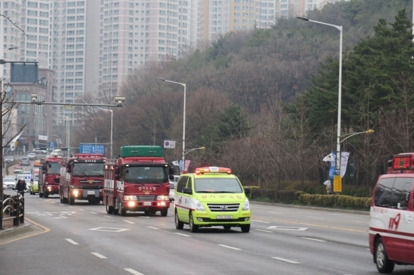 소방차 길터주기 훈련 모습. 광명소방서 제공