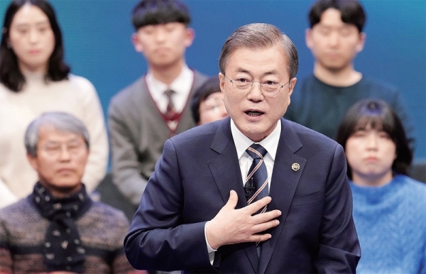 ▲ 문재인 대통령이 19일 오후 서울 상암동 MBC에서 ‘국민이 묻는다, 2019 국민과의 대화’를 하고 있다. 연합뉴스