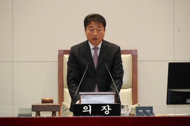 ▲ 2019-12-02-제249회제2차정례회개회식및제1차본회의-박문석 의장