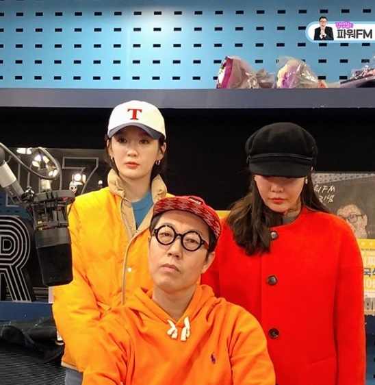 개그맨 김영철(가운데)과 다비치 강민경 해리. '김영철의 파워FM' 공식 인스타그램