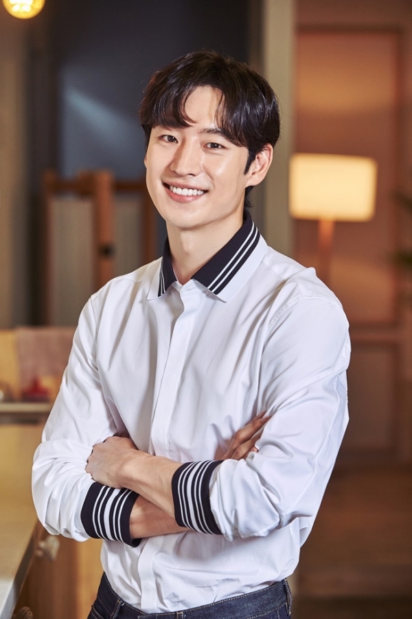 배우 이제훈. 리틀빅픽처스
