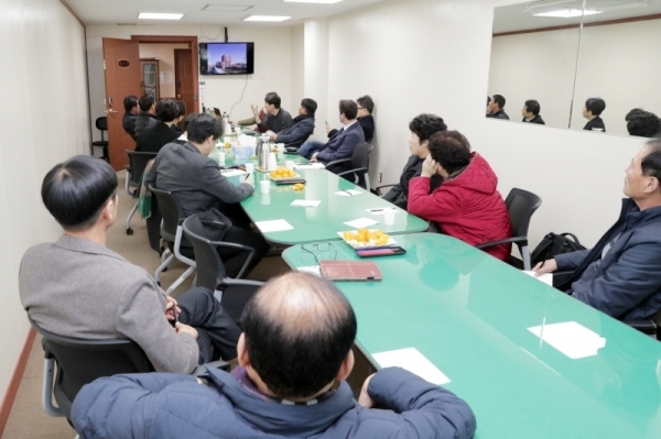 광명시의회 소회의실에서 광명시흥특별관리지역 통합개발을 위한 연구 결과 발표회가 진행되고 있다. 광명시의회 제공