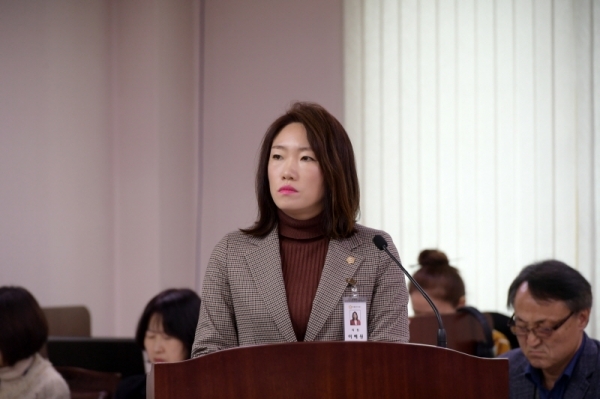 군정질문에 나선 이혜원 의원