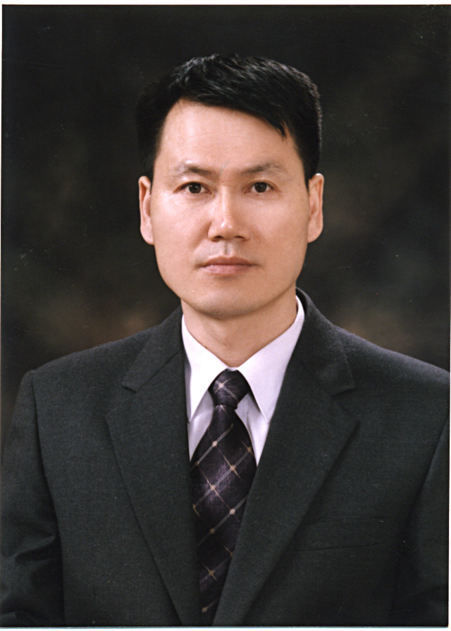 ▲ 유재흥 경기도교육정보기록원장