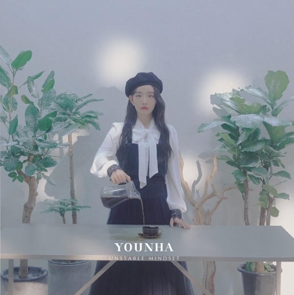 윤하 새 미니앨범 '언스테이블 마인드셋(UNSTABLE MINDSET)' 재킷 이미지. C9엔터테인먼트