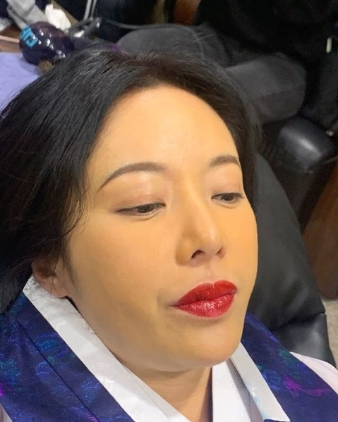 배우 황정음이 JTBC 드라마 '쌍갑포차'의 '월주'로 변한 모습을 공개했다. 황정음 인스타그램