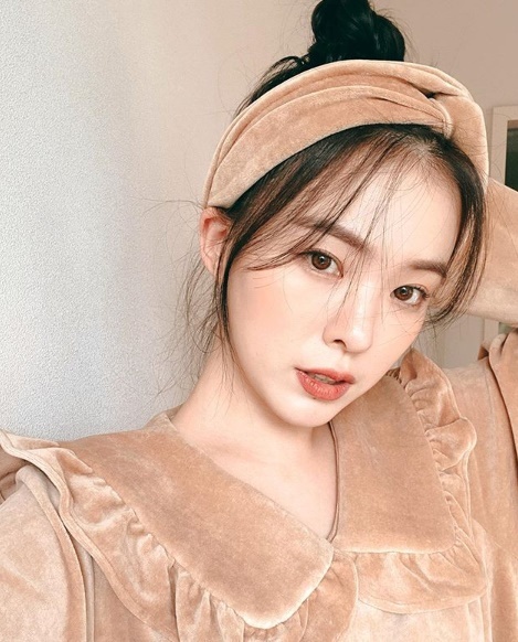 유튜브 크리에이터 겸 쇼핑몰 CEO 하늘이 갑질 논란에 휩싸였다. 하늘 인스타그램