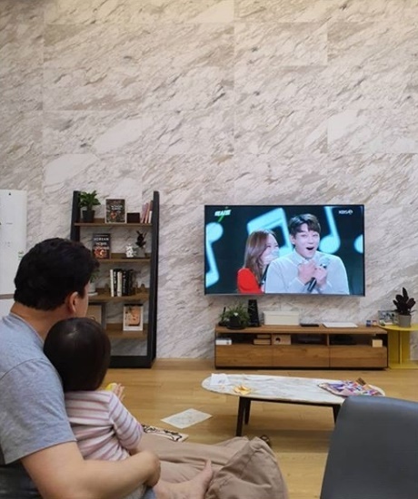 배우 소유진이 KBS2 설 특집 파일럿 예능 프로그램 ‘음치는 없다 엑시트’ 우승 소감을 밝혔다. 소유진 인스타그램