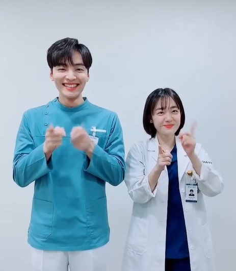 '아무노래' 챌린지에 동참한 배우 김민재와 소주연. 소주연 인스타그램