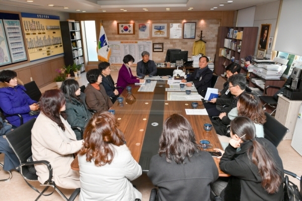 양평군은 5일 군수 주재 긴급대책회의를 가지고, 모든 영유아시설의 이틀간 휴원후 긴급방역을 실시하기로 했다.