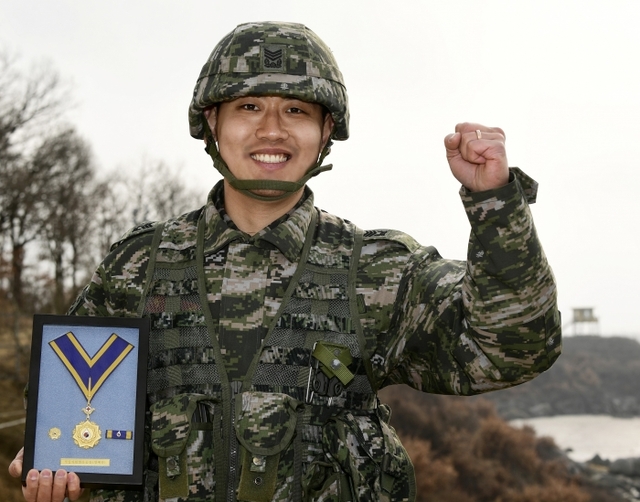 ▲ 헌혈명예장을받은박근세상사1