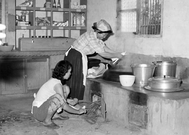 ▲ 광주시, 사진첩 속 옛 자료 ‘도시재생 아카이브’ 추진(1970년대 경안전통시장 전경) (2)