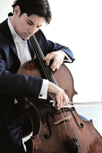 ▲ Muller-Schott_Daniel_pc_Uwe_Arens_9_300