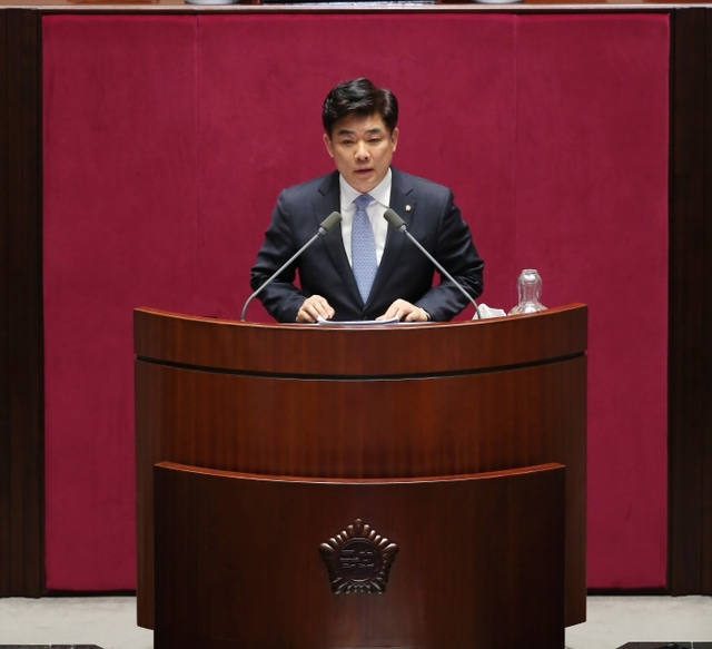 ▲ 김병욱 의원이 지난 3일 국회에서 열린 대정부 질의에서 발언을 하고 있다. 사진=김병욱 의원실 제공
